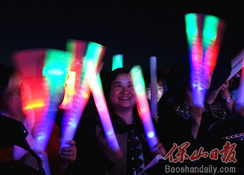 花海星空帐篷音乐会激情开演 闻香赏景听天籁5.jpg